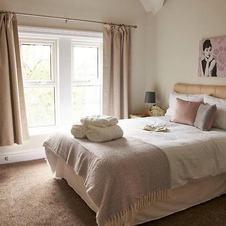 Comfy Big 7 Bedroom Townhouse Harrogate Eksteriør billede
